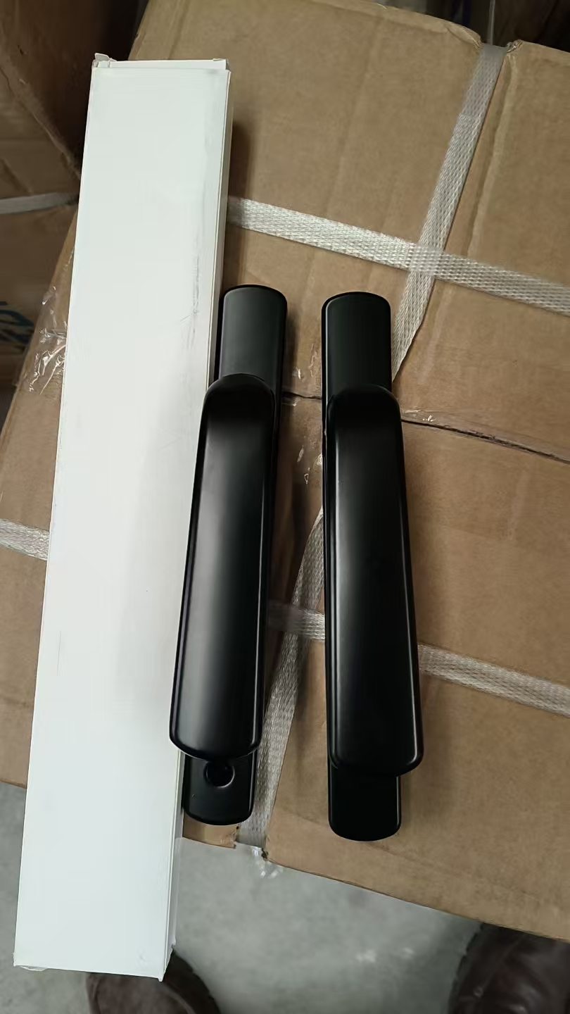 内外开通用两点执手