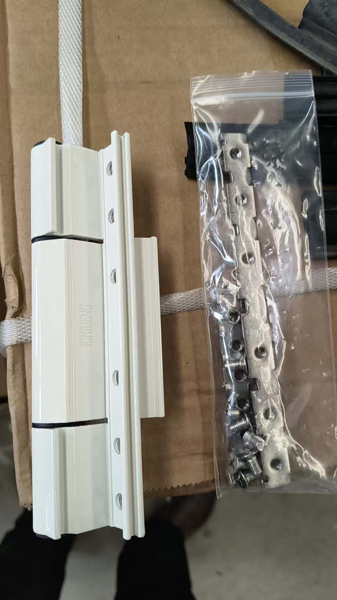 内外开通用两点执手